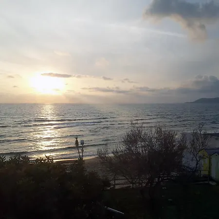 Szálloda E Il Faro Acciaroli