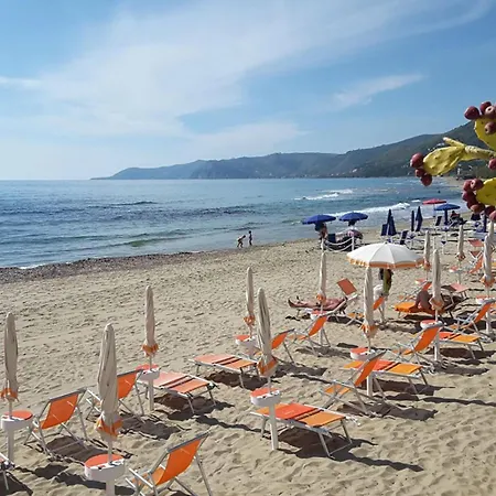 E Il Faro Szálloda 3*