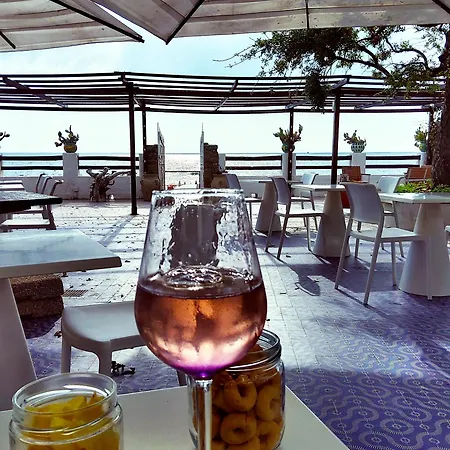 Szálloda E Il Faro 3*