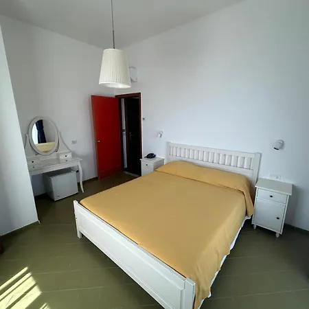 E Il Faro Acciaroli
